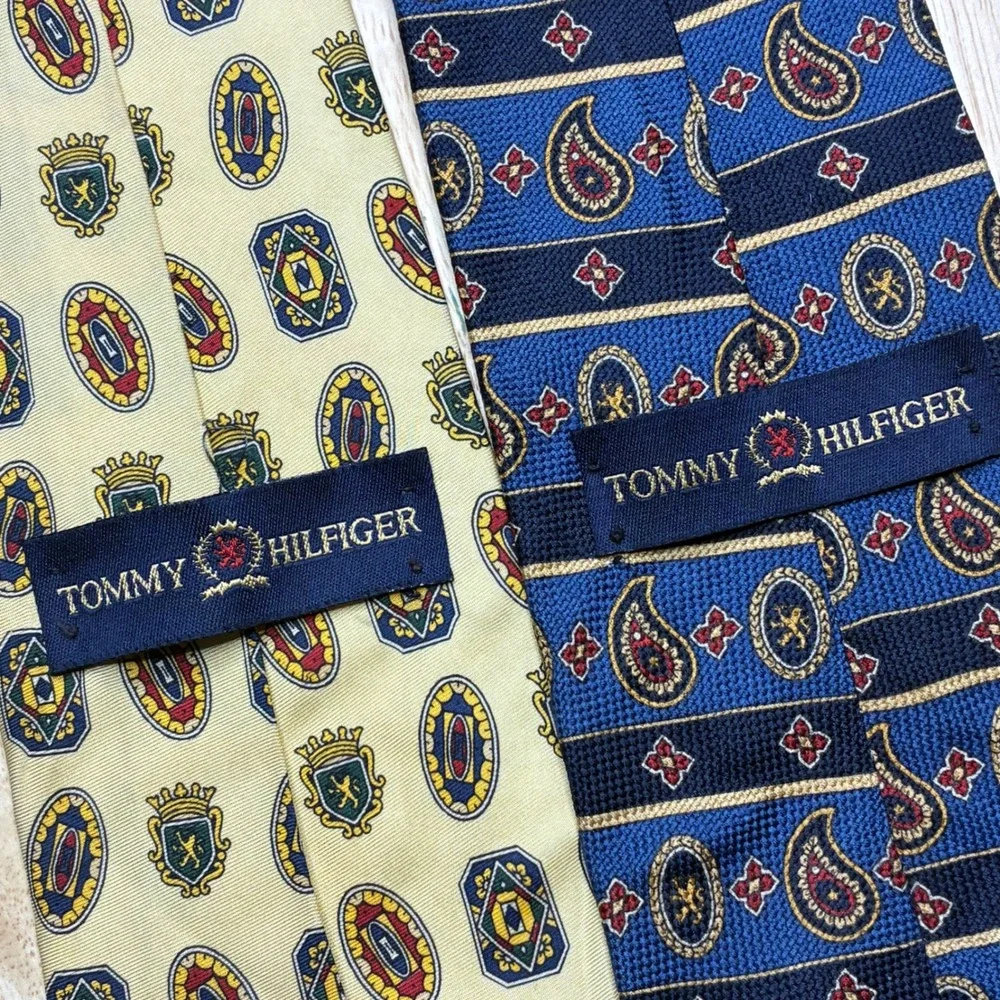 Vintage Tommy Hilfiger Tie Lot 2 Crest Paisley Preppy Silk Style Neckties